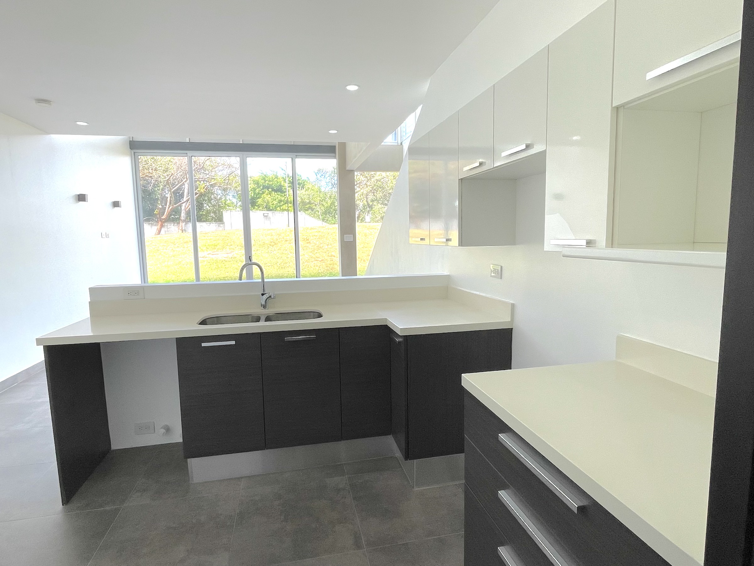 2 bed Apartment For Sale in Escazu, San Jose - thumb 5