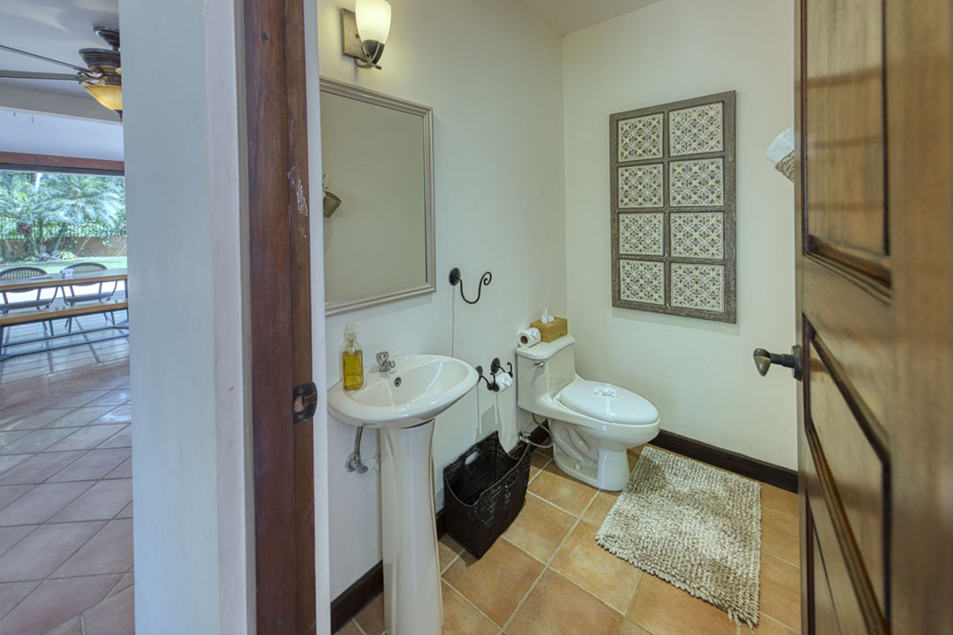 4 bed Single Family Homes For Sale in Jaco, Puntarenas - thumb 7