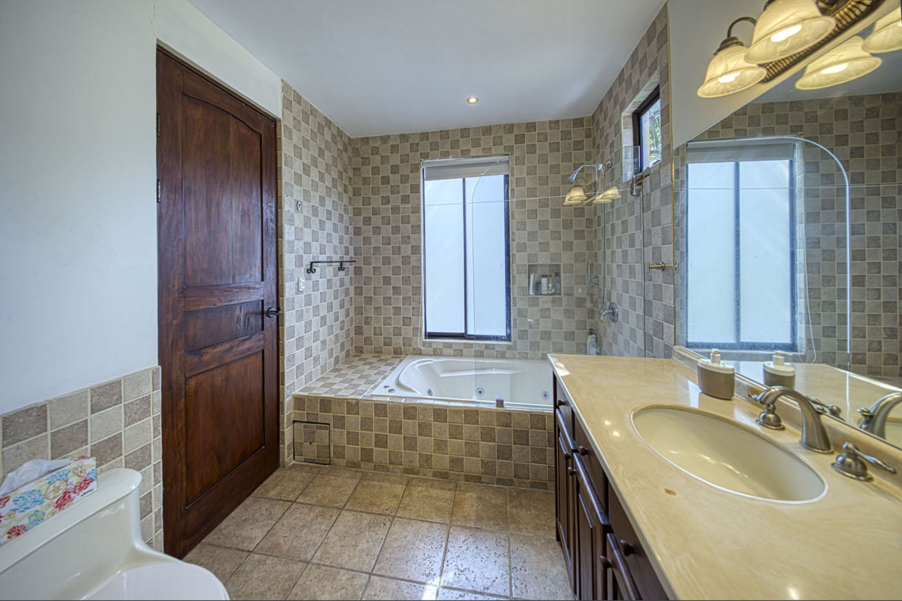 4 bed Single Family Homes For Sale in Jaco, Puntarenas - thumb 13