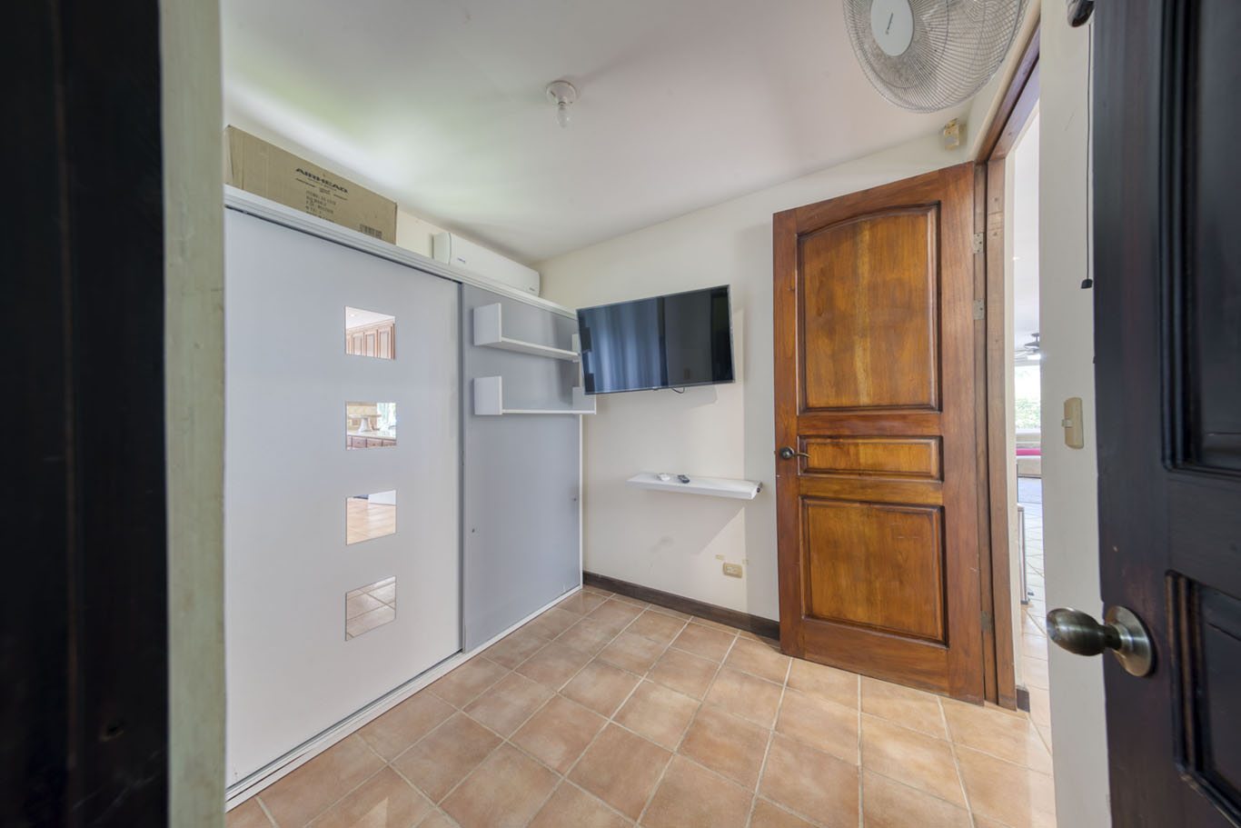 4 bed Single Family Homes For Sale in Jaco, Puntarenas - thumb 9