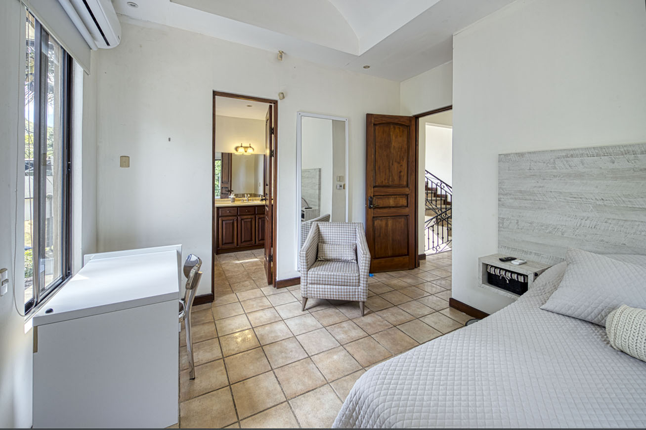 4 bed Single Family Homes For Sale in Jaco, Puntarenas - thumb 14