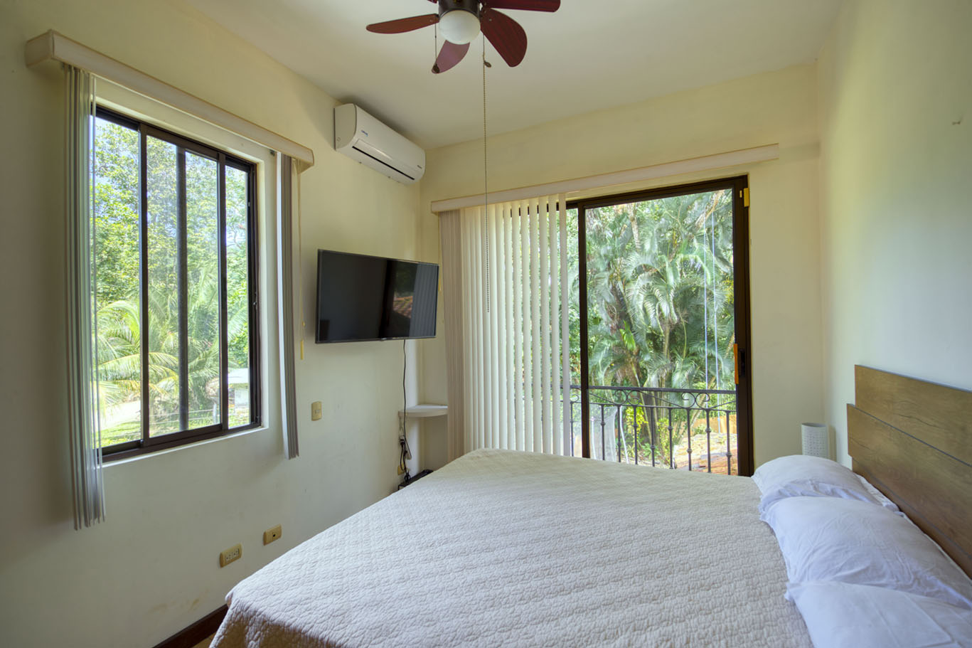 4 bed Single Family Homes For Sale in Jaco, Puntarenas - thumb 16