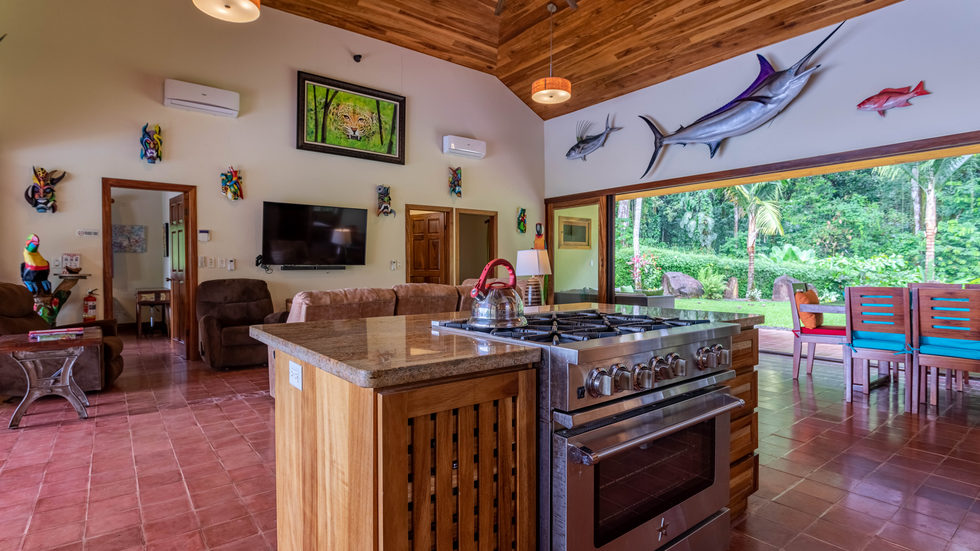 4 bed Single Family Homes For Sale in Dominical, Puntarenas - thumb 22