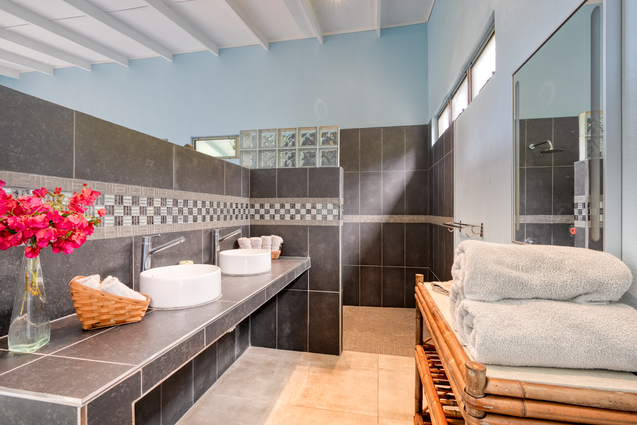 4 bed Single Family Homes For Sale in Ojochal, Puntarenas - thumb 24