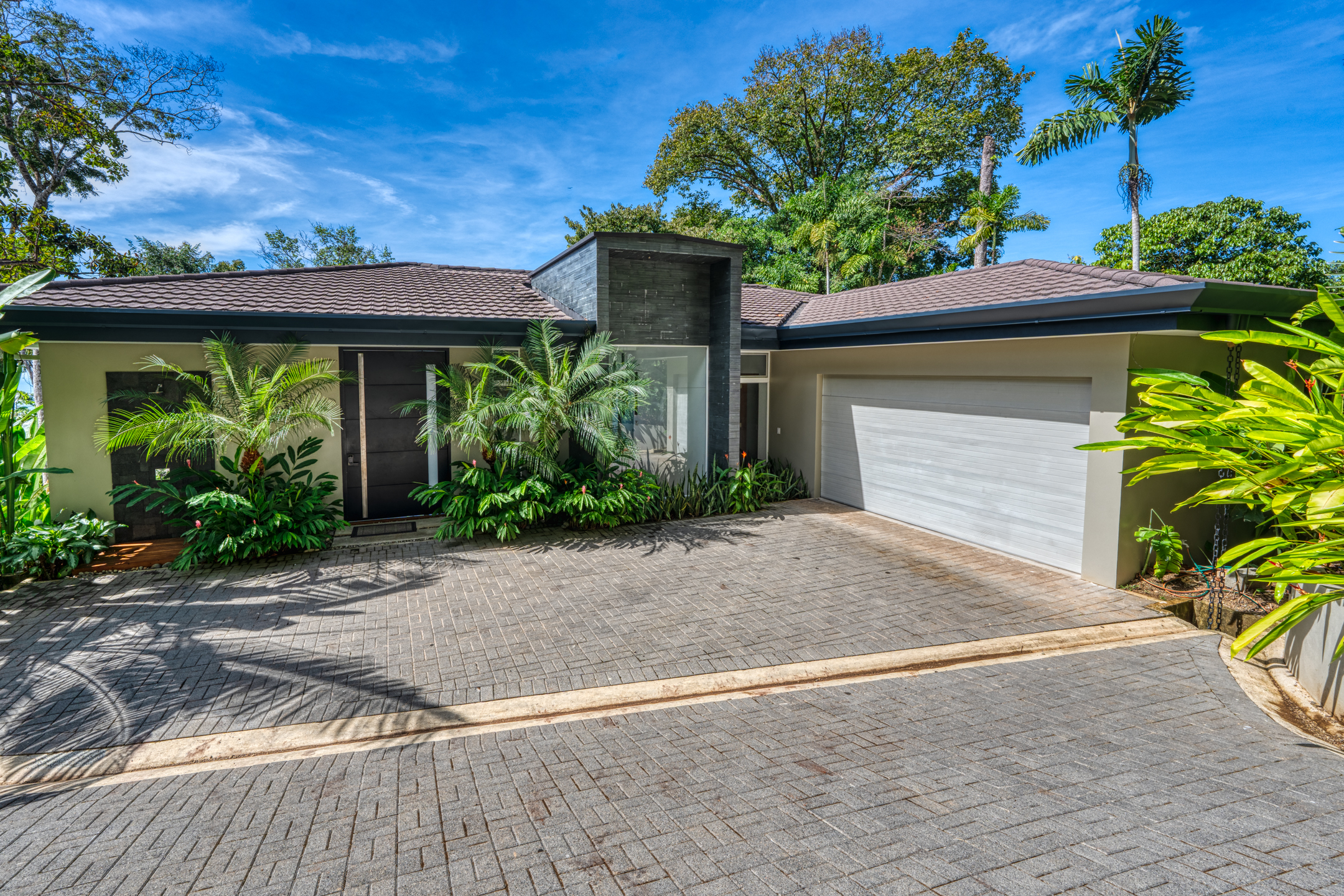 4 bed Single Family Homes For Sale in Dominical, Puntarenas - thumb 24