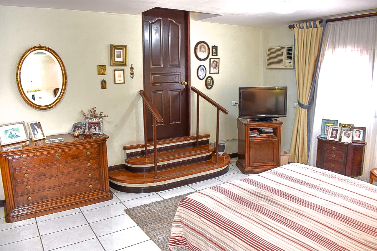 5 bed Single Family Homes For Sale in Curridabat, San Jose - thumb 19