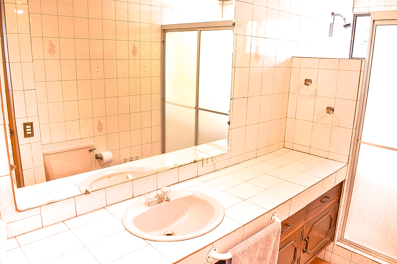 5 bed Single Family Homes For Sale in Curridabat, San Jose - thumb 18