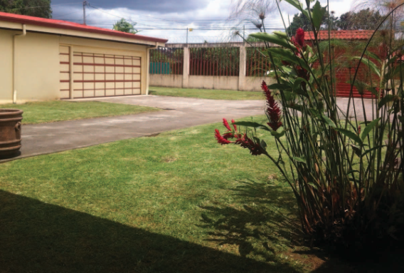 4 bed Single Family Homes For Sale in Granadilla, San Jose - thumb 1