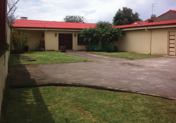 4 bed Single Family Homes For Sale in Granadilla, San Jose - thumb 2