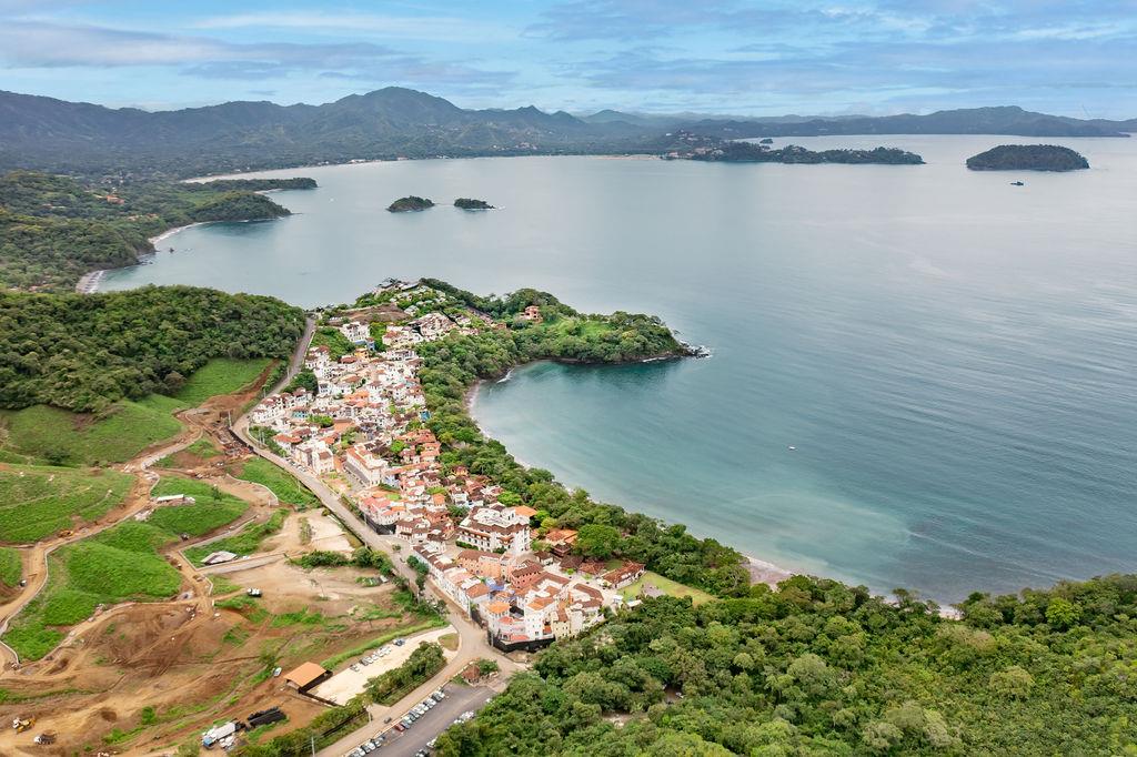 5 bed Single Family Homes For Sale in Playa Flamingo, Guanacaste - thumb 23