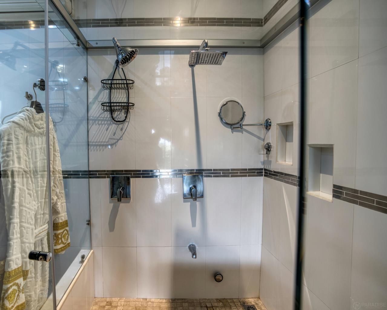 6 bed Single Family Homes For Sale in Playas Del Coco, Guanacaste - thumb 11