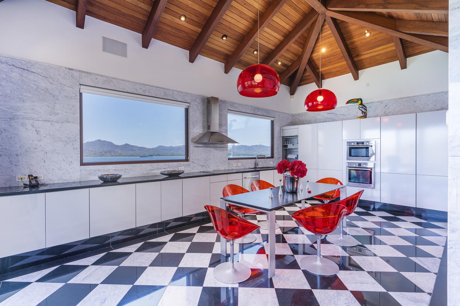 4 bed Single Family Homes For Sale in Playa Flamingo, Guanacaste - thumb 5