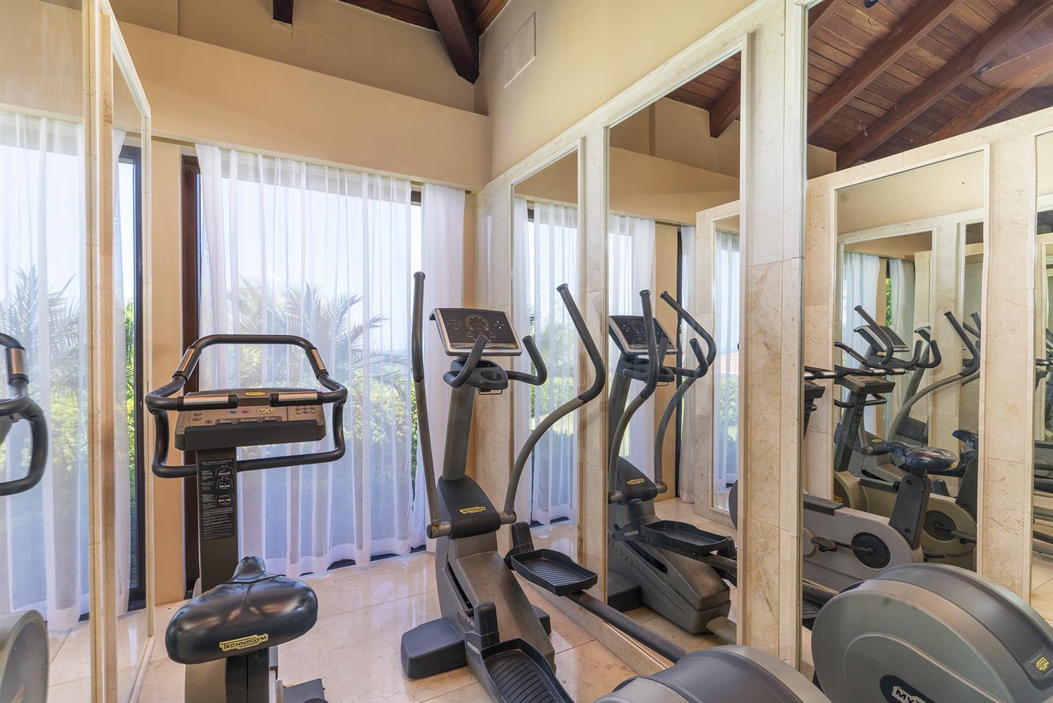 4 bed Single Family Homes For Sale in Playa Flamingo, Guanacaste - thumb 4