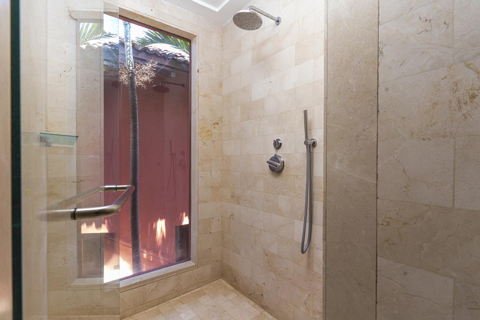 4 bed Single Family Homes For Sale in Playa Flamingo, Guanacaste - thumb 22