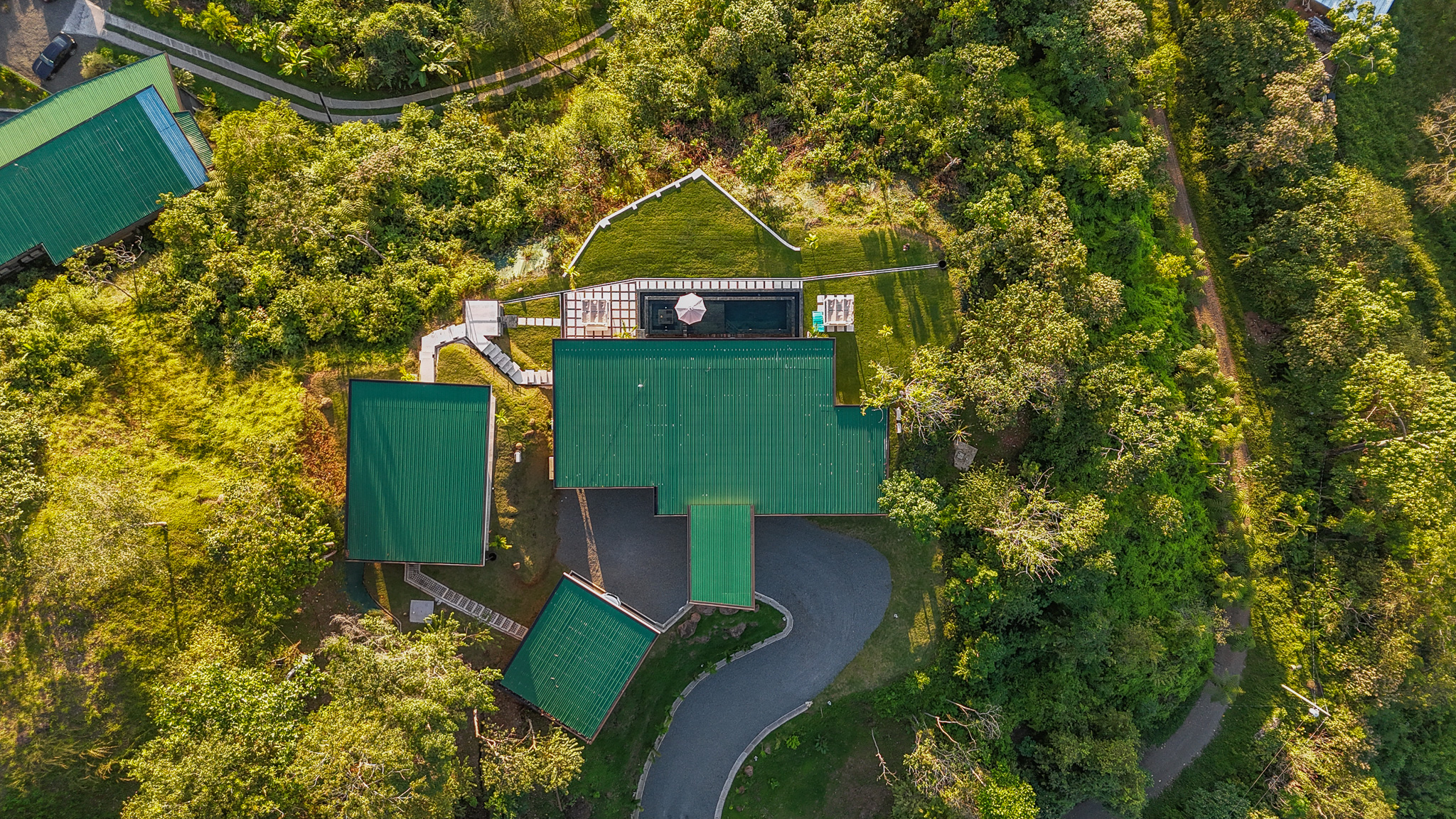 4 bed Single Family Homes For Sale in Dominical, Puntarenas - thumb 4