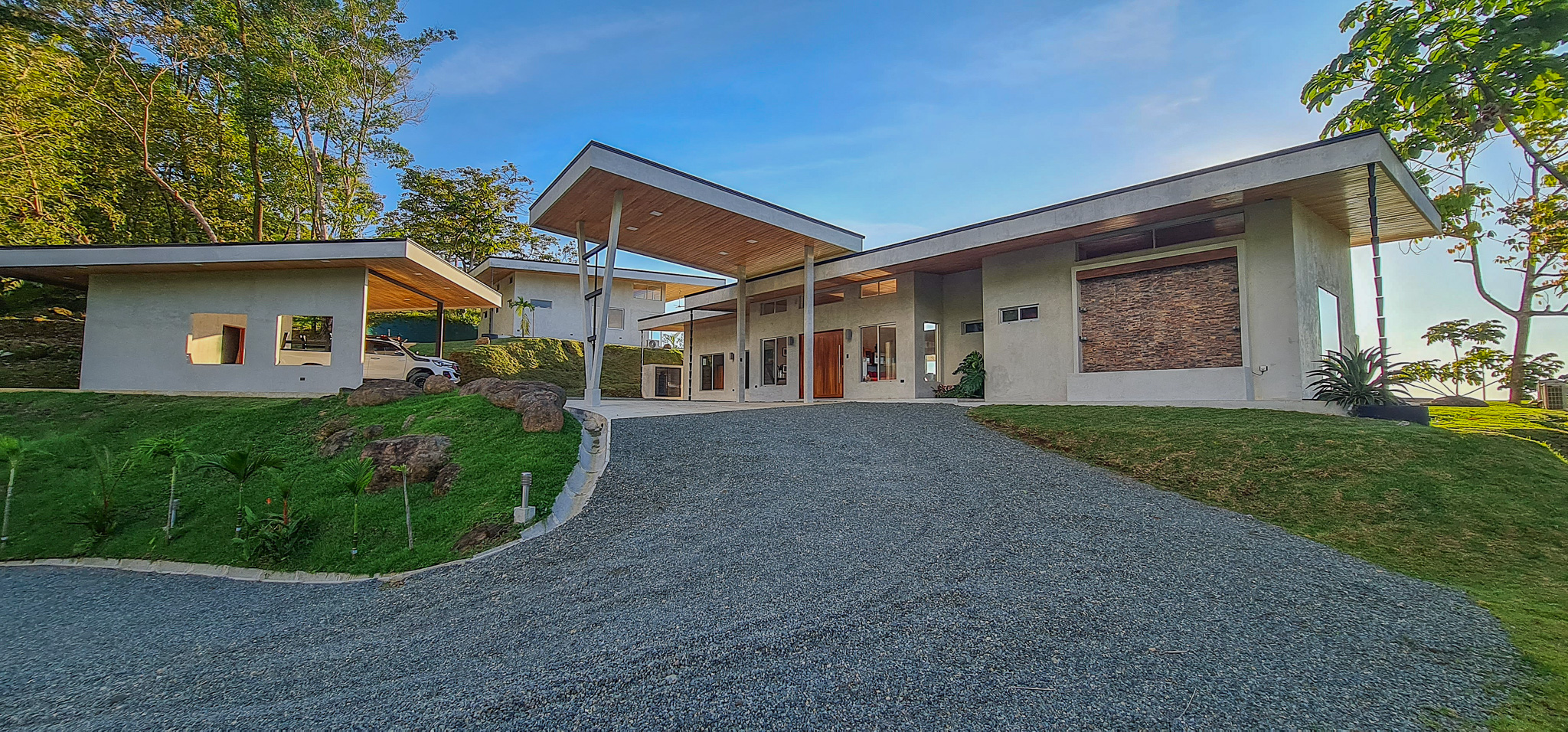 4 bed Single Family Homes For Sale in Dominical, Puntarenas - thumb 10