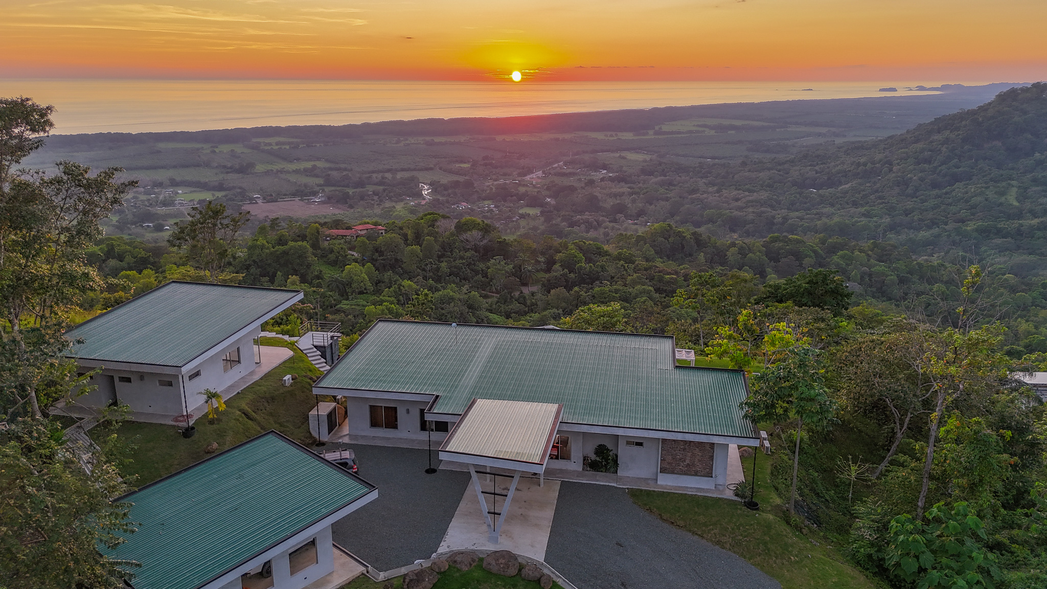 4 bed Single Family Homes For Sale in Dominical, Puntarenas - thumb 7