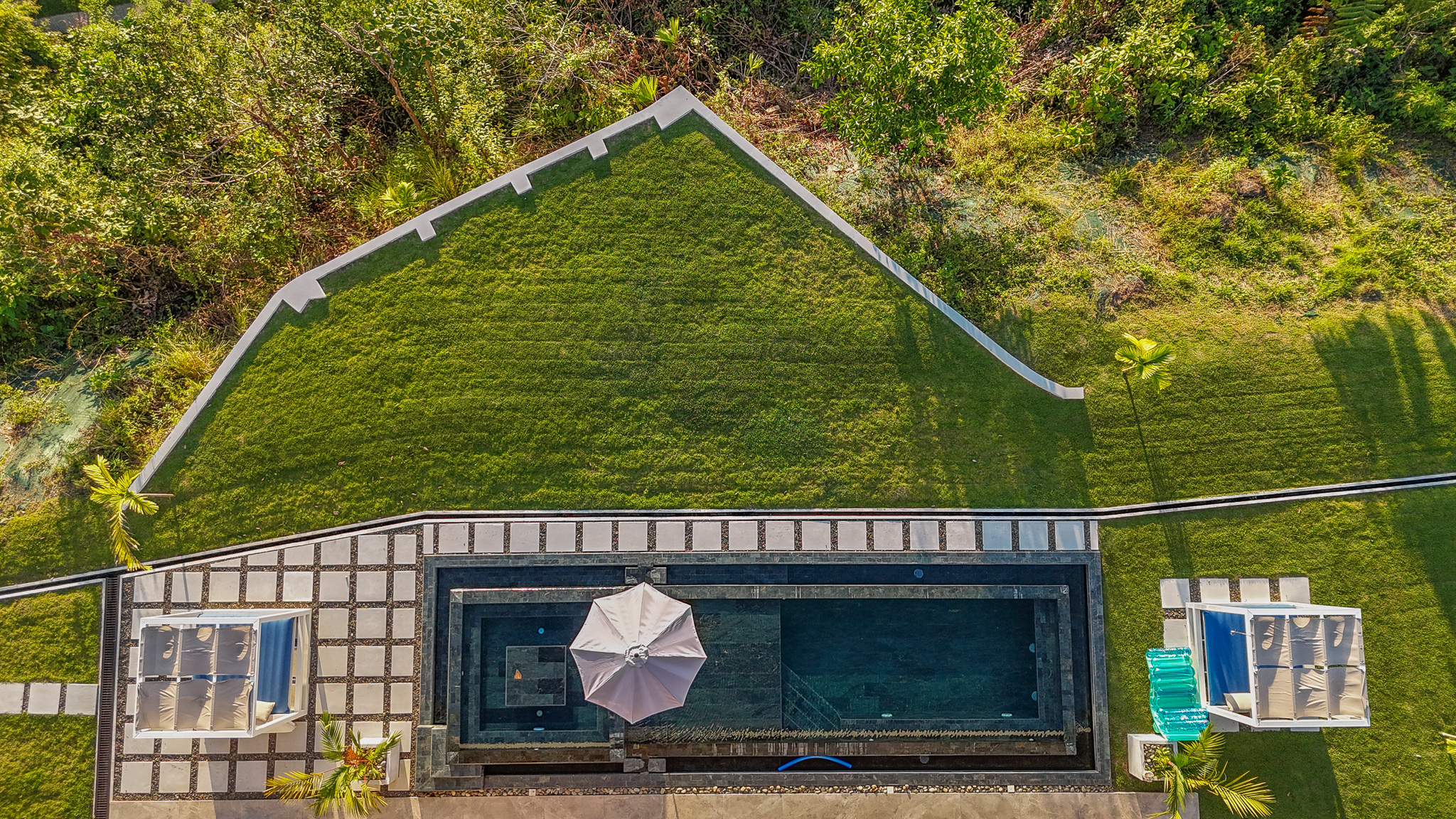 4 bed Single Family Homes For Sale in Dominical, Puntarenas - thumb 6