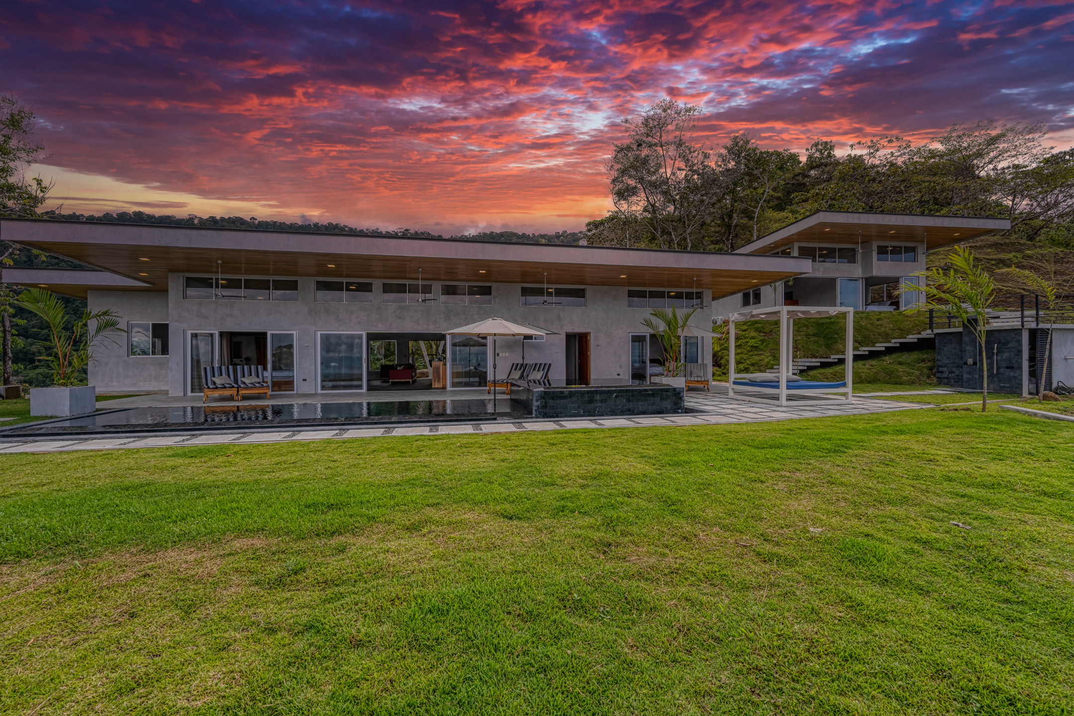 4 bed Single Family Homes For Sale in Dominical, Puntarenas - thumb 8