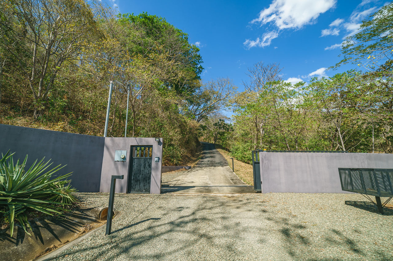 5 bed Single Family Homes For Sale in Tamarindo, Guanacaste - thumb 8