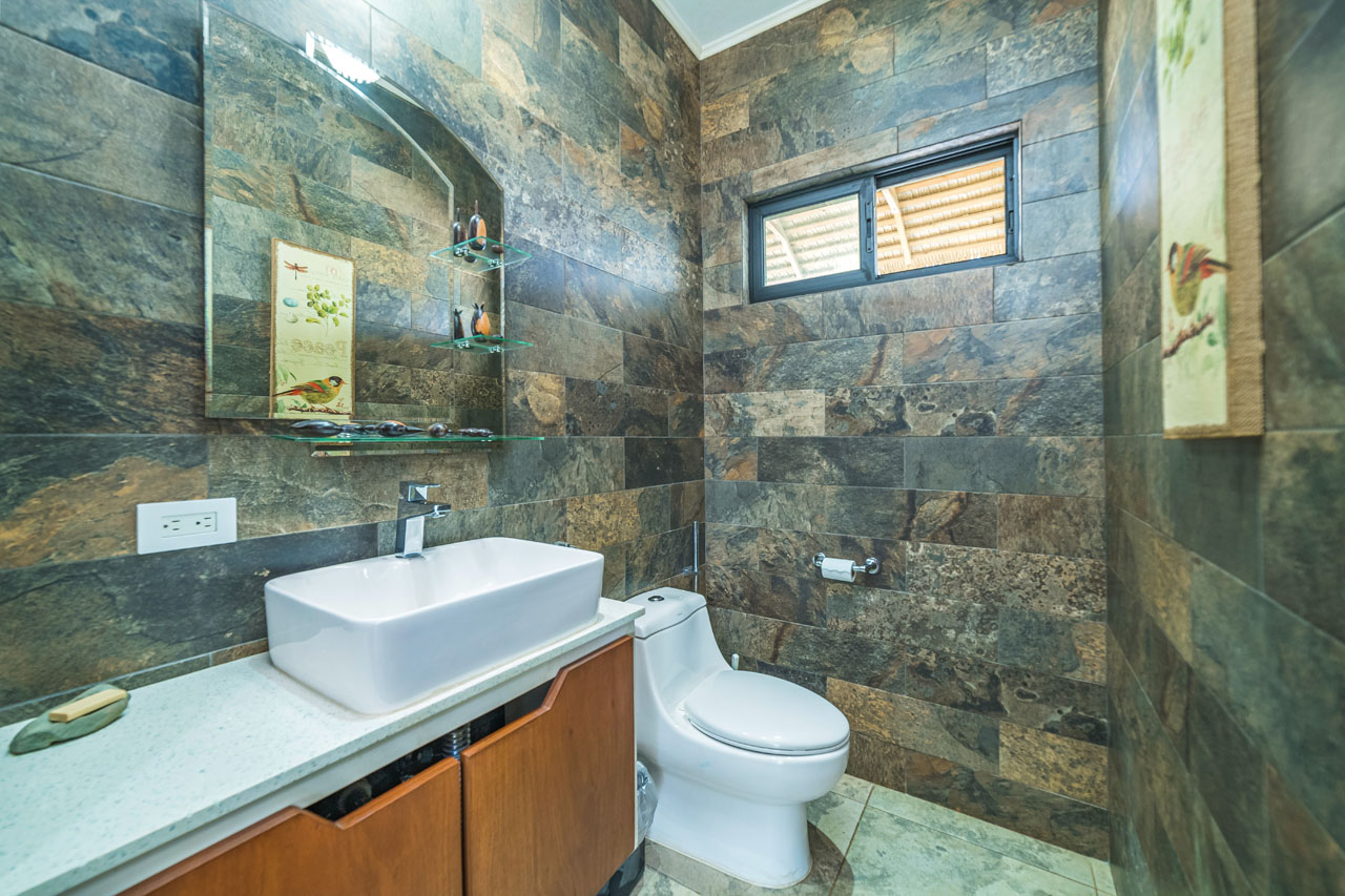 5 bed Single Family Homes For Sale in Tamarindo, Guanacaste - thumb 9