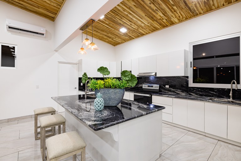 4 bed Single Family Homes For Sale in Hermosa, Guanacaste - thumb 12