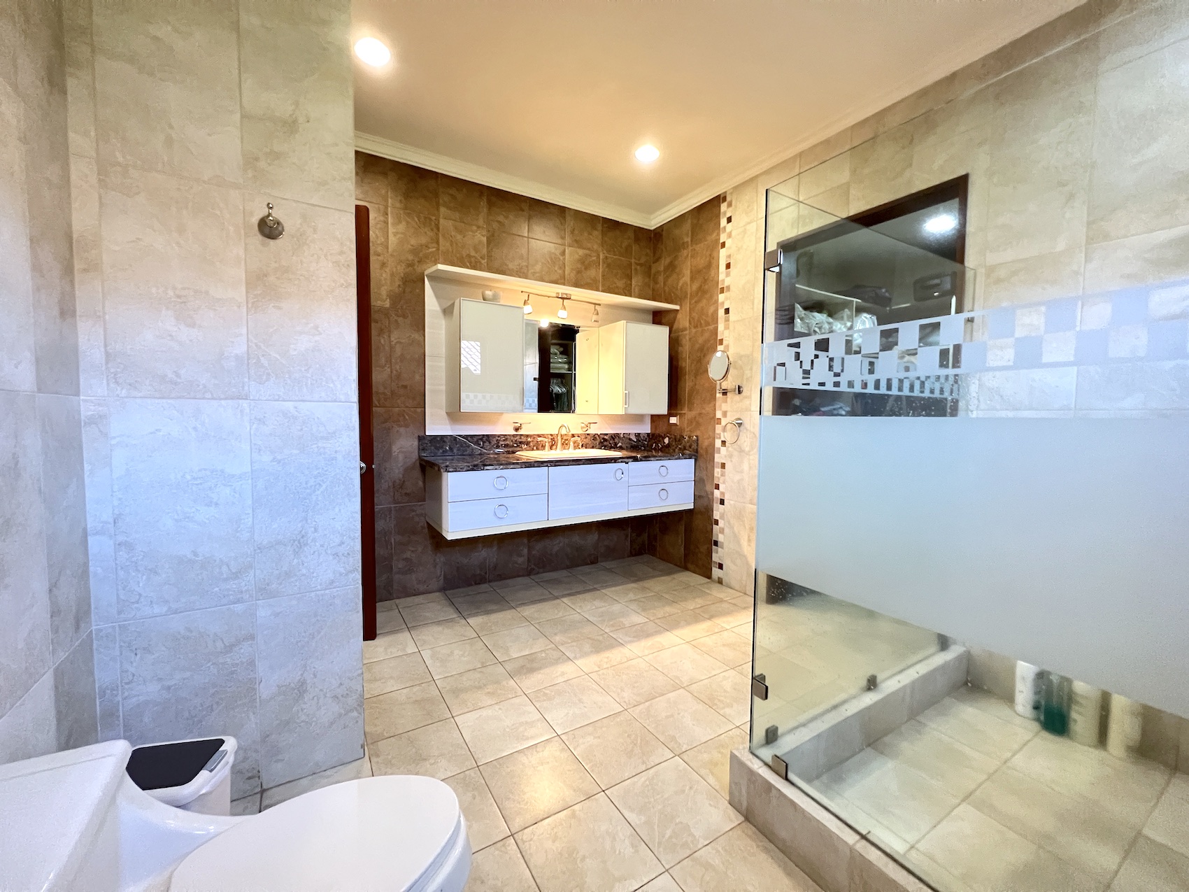 3 bed Single Family Homes For Sale in Santa Ana, San Jose - thumb 14