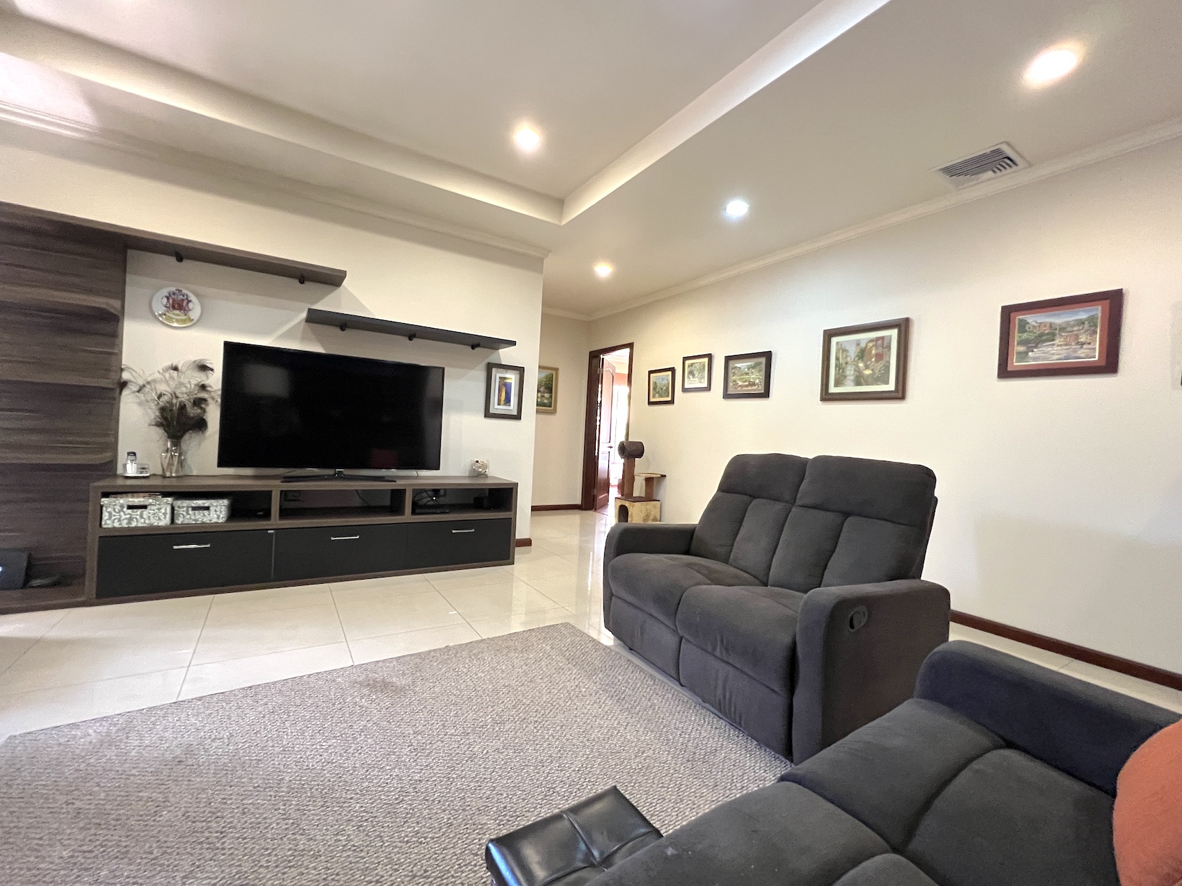 3 bed Single Family Homes For Sale in Santa Ana, San Jose - thumb 10