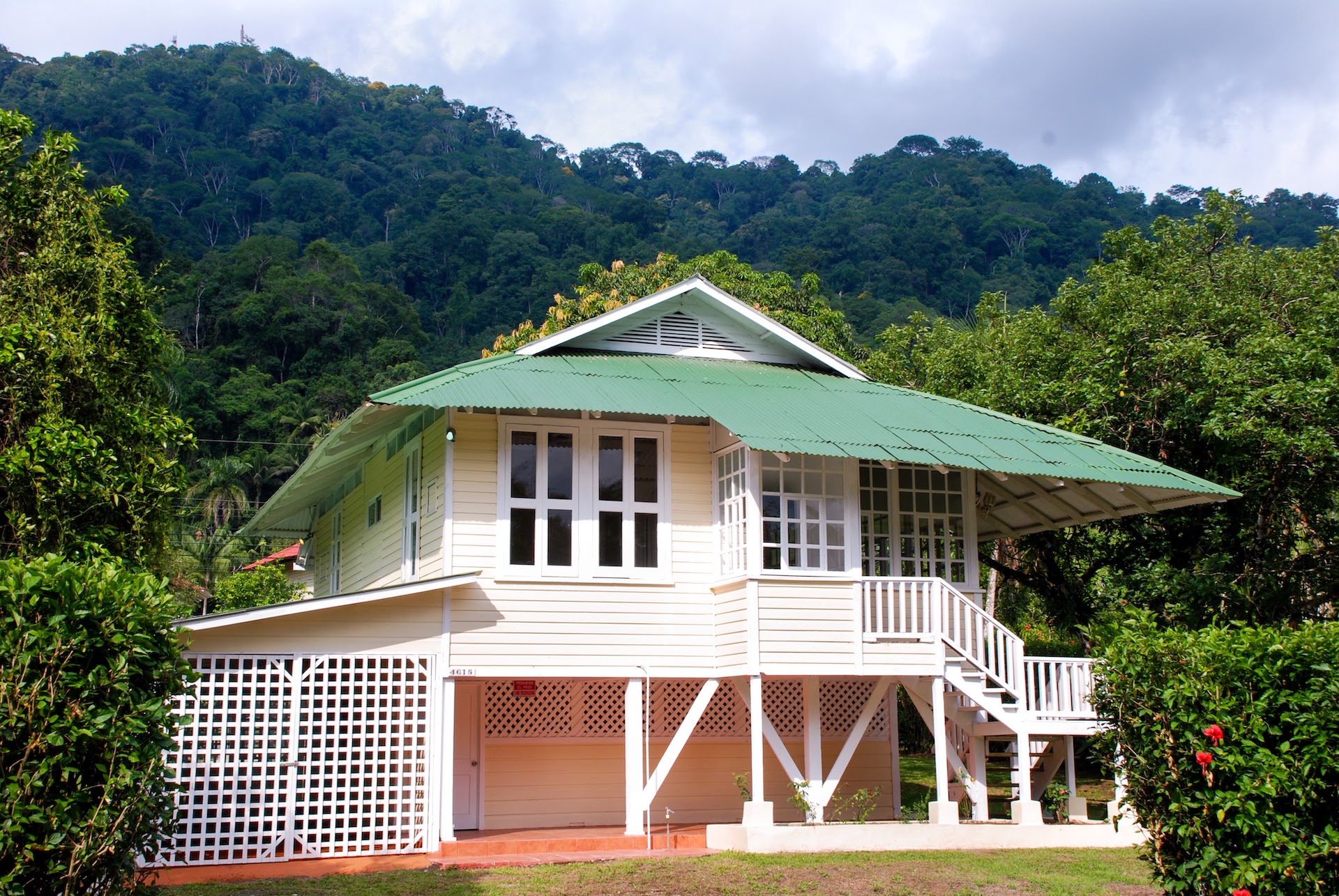 3 bed Single Family Homes For Sale in Golfito, Puntarenas - thumb 3