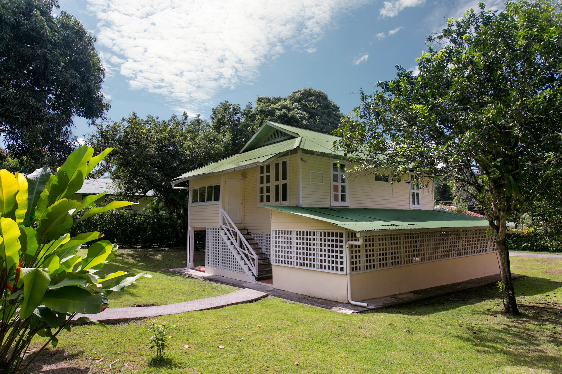 3 bed Single Family Homes For Sale in Golfito, Puntarenas - thumb 2