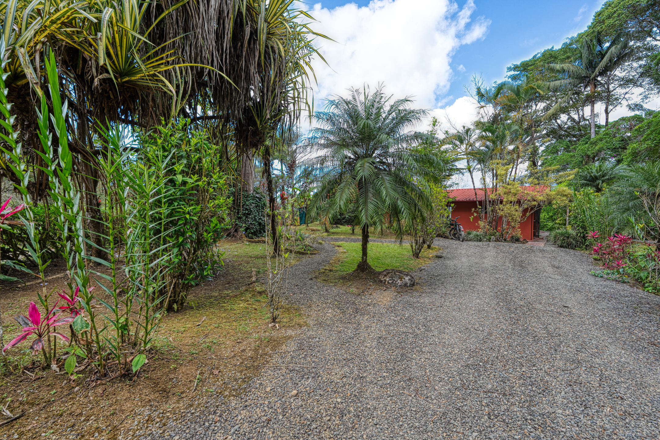 2 bed Single Family Homes For Sale in Dominical, Puntarenas - thumb 11