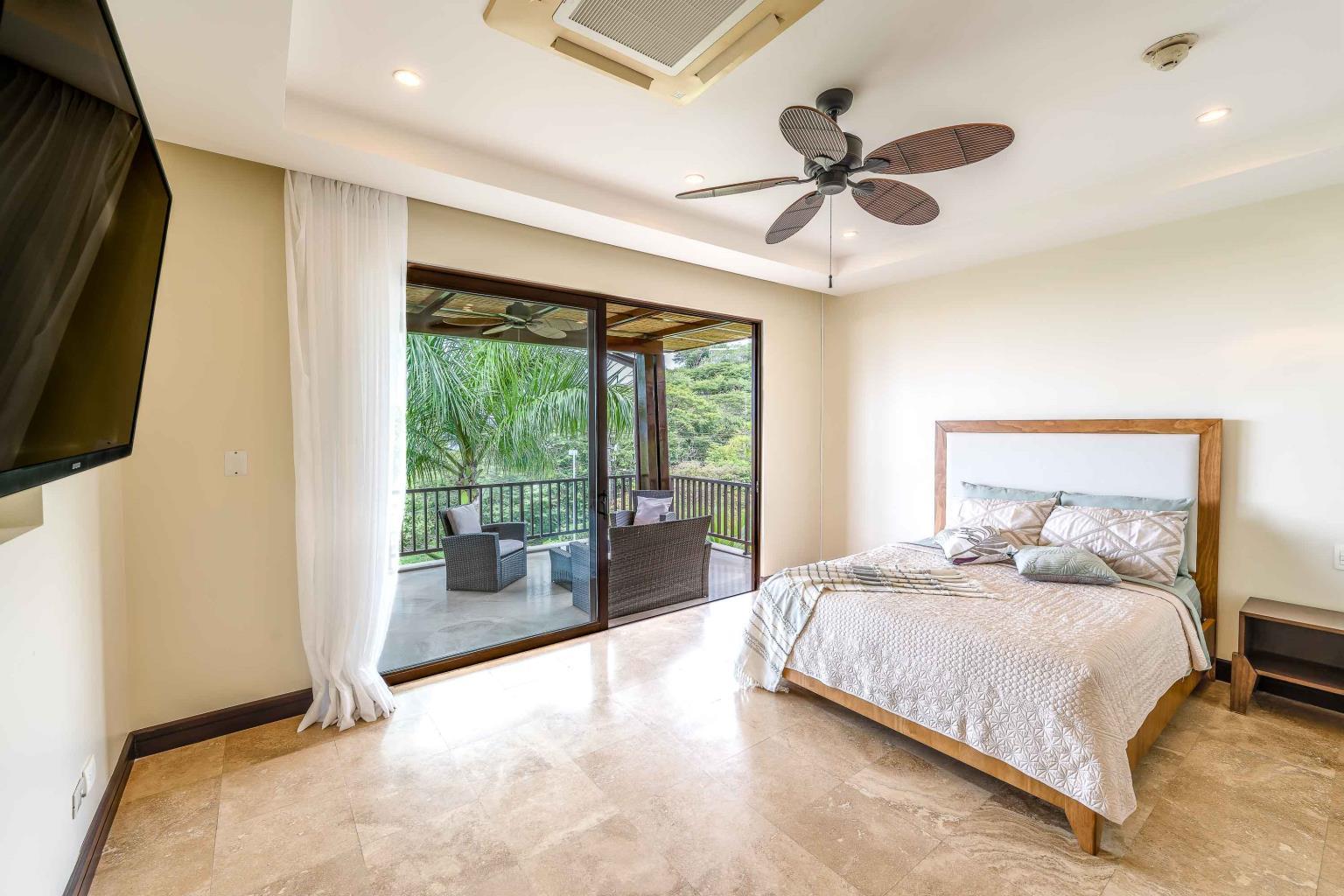 3 bed Single Family Homes For Sale in Playas Del Coco, Guanacaste - thumb 10