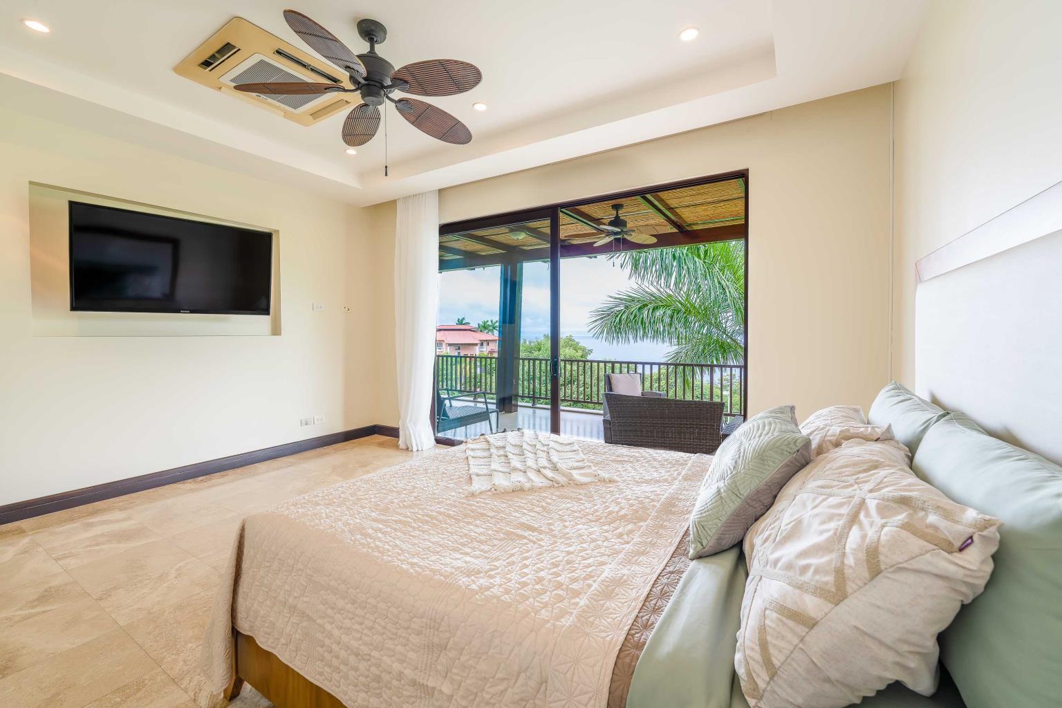 3 bed Single Family Homes For Sale in Playas Del Coco, Guanacaste - thumb 5