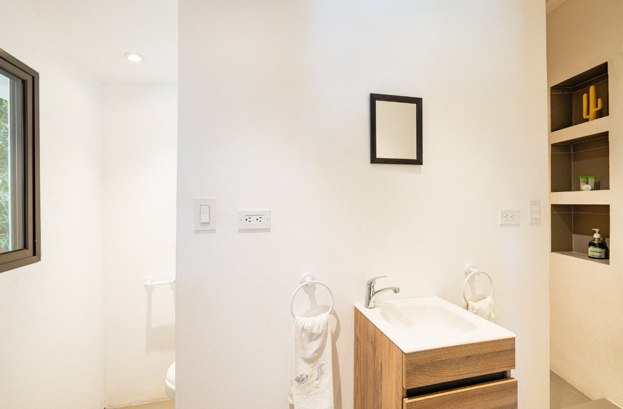 4 bed Single Family Homes For Sale in Playa Flamingo, Guanacaste - thumb 22