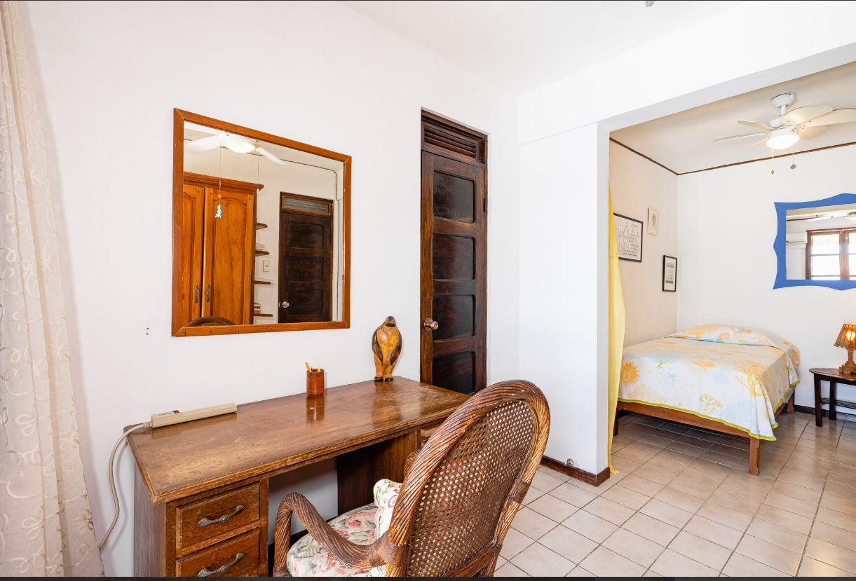 4 bed Single Family Homes For Sale in Playa Flamingo, Guanacaste - thumb 23