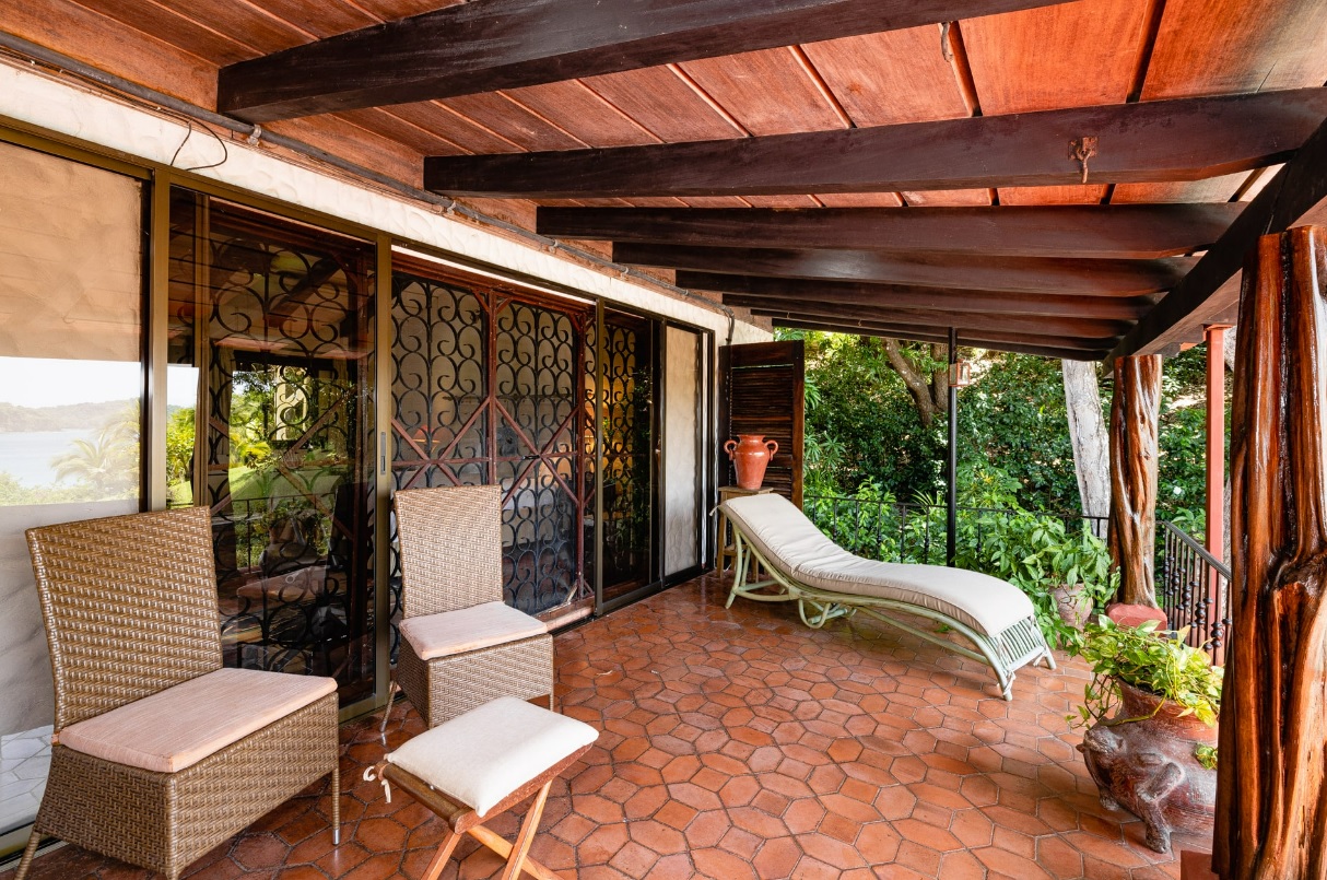 4 bed Single Family Homes For Sale in Playa Flamingo, Guanacaste - thumb 5