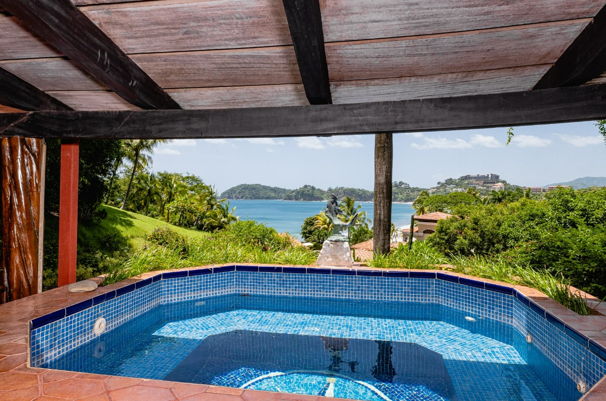 4 bed Single Family Homes For Sale in Playa Flamingo, Guanacaste - thumb 17