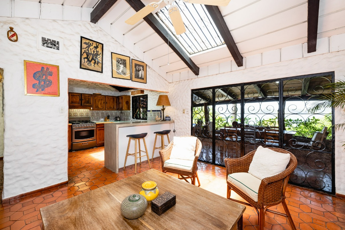 4 bed Single Family Homes For Sale in Playa Flamingo, Guanacaste - thumb 8