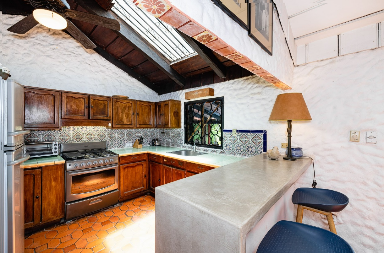 4 bed Single Family Homes For Sale in Playa Flamingo, Guanacaste - thumb 10