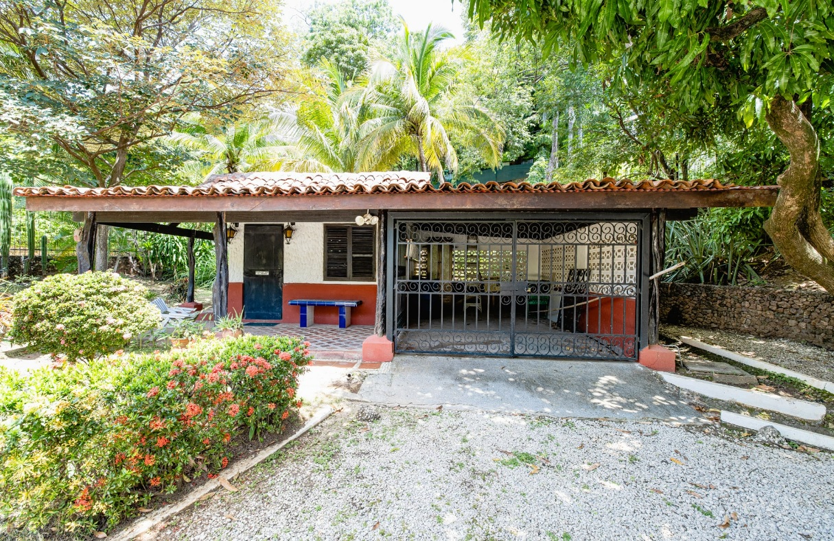 4 bed Single Family Homes For Sale in Playa Flamingo, Guanacaste - thumb 26