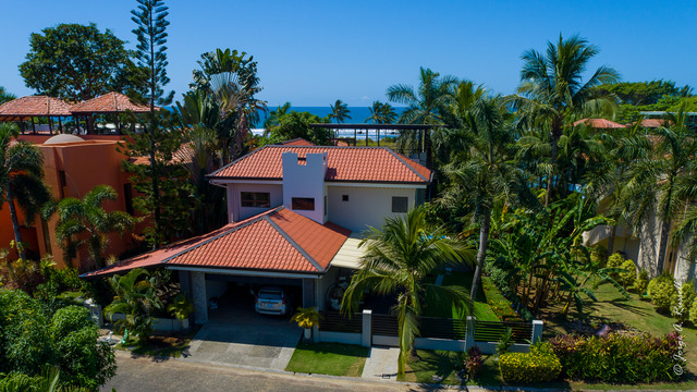 4 bed Single Family Homes For Sale in Jaco, Puntarenas - thumb 16