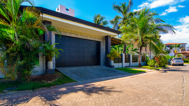 4 bed Single Family Homes For Sale in Jaco, Puntarenas - thumb 19