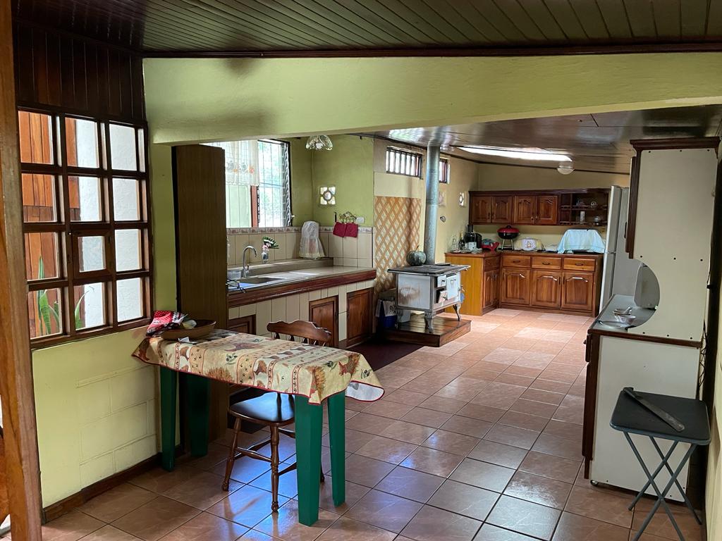 4 bed Single Family Homes For Sale in La Garita, Alajuela - thumb 11