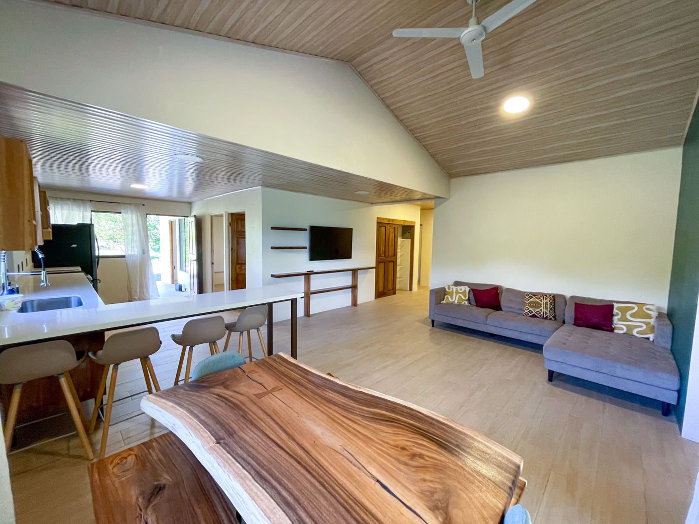 4 bed Single Family Homes For Sale in Perez Zeledon, San Jose - thumb 7