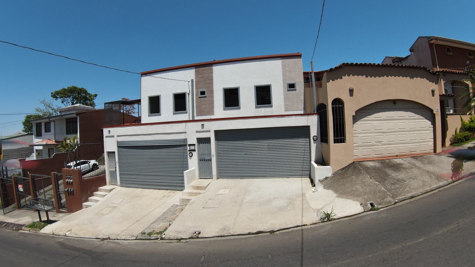 3 bed Single Family Homes For Sale in Curridabat, San Jose - thumb 2