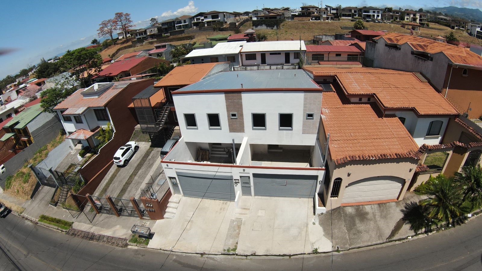 3 bed Single Family Homes For Sale in Curridabat, San Jose - thumb 1