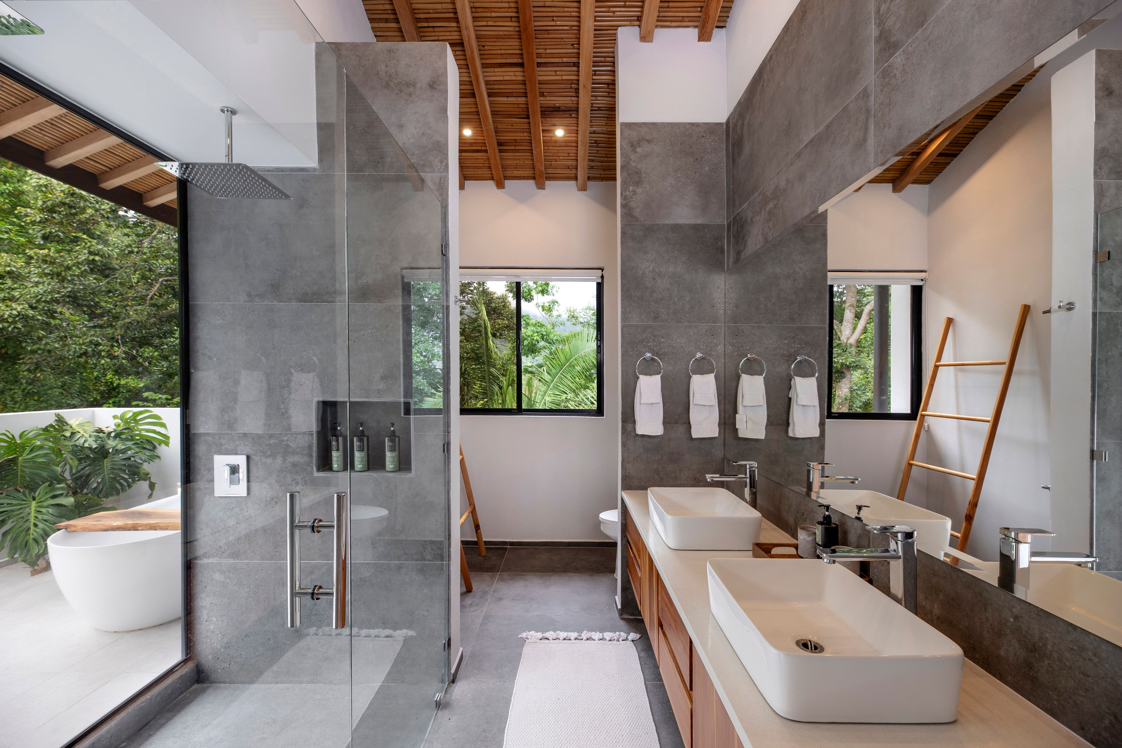 5 bed Single Family Homes For Sale in Dominical, Puntarenas - thumb 26