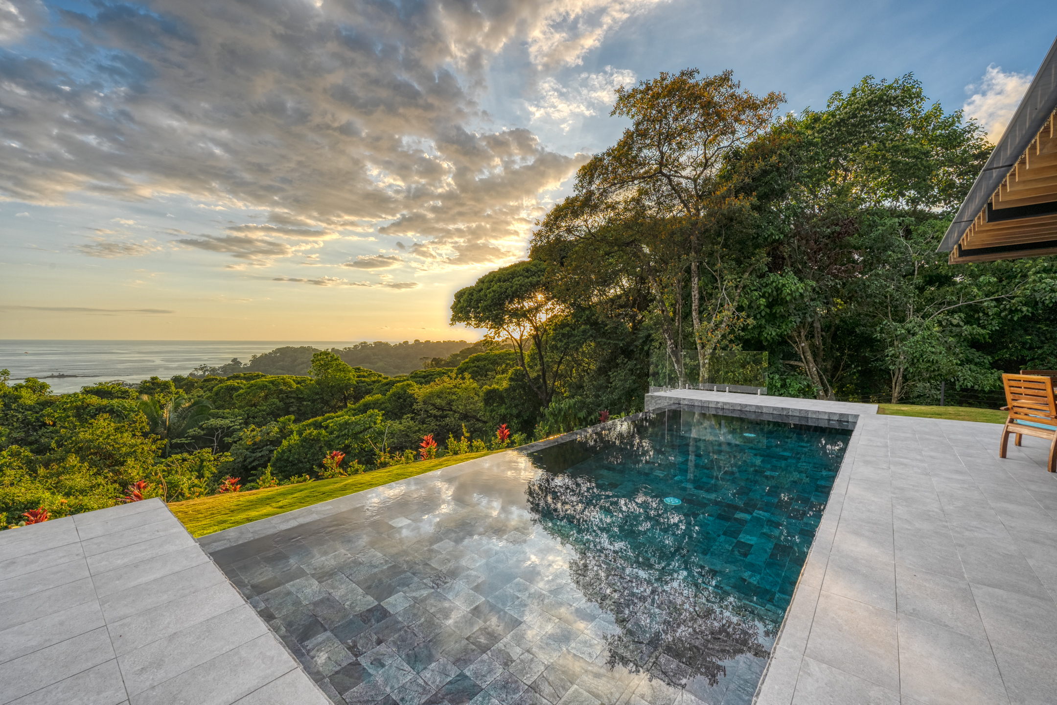 5 bed Single Family Homes For Sale in Dominical, Puntarenas - thumb 4