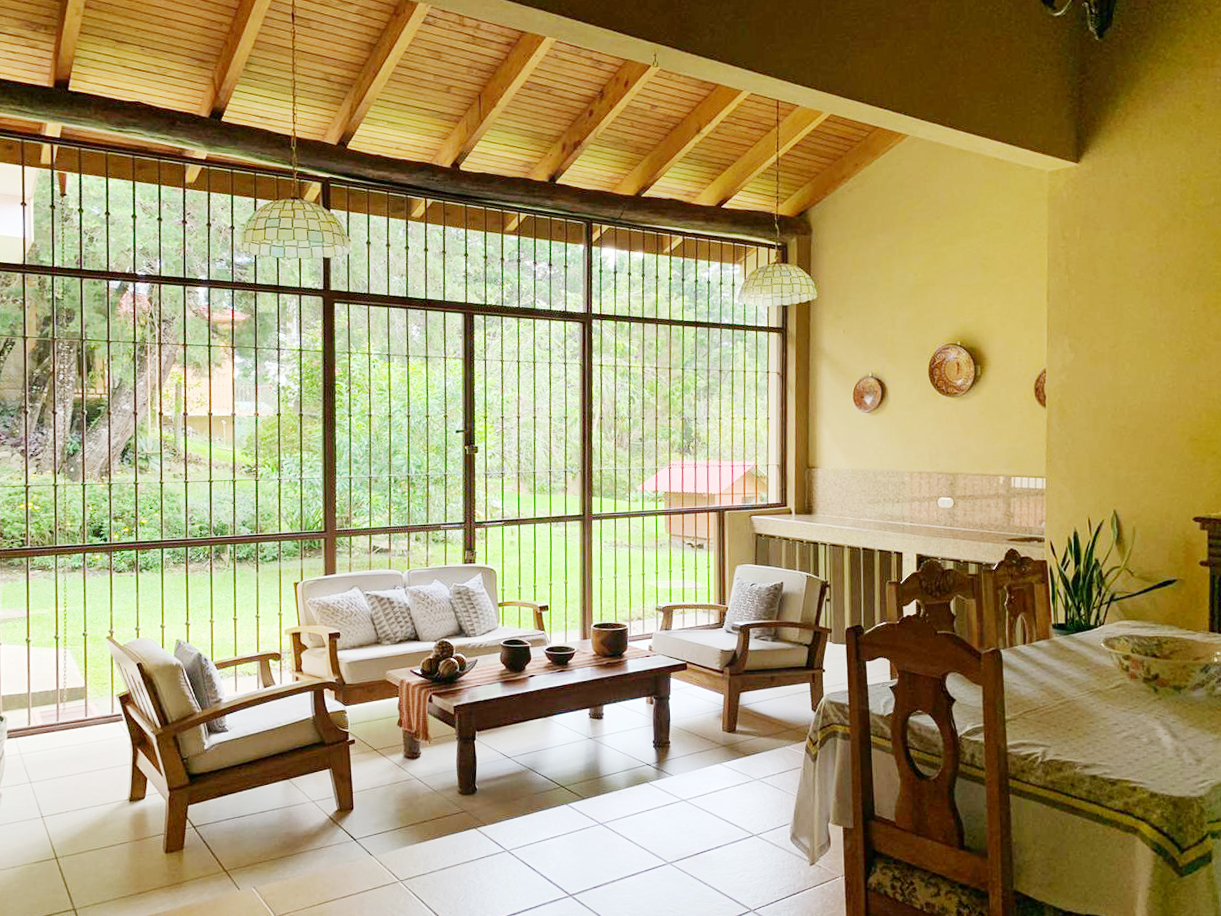 4 bed Single Family Homes For Sale in San Rafael, Heredia - thumb 1