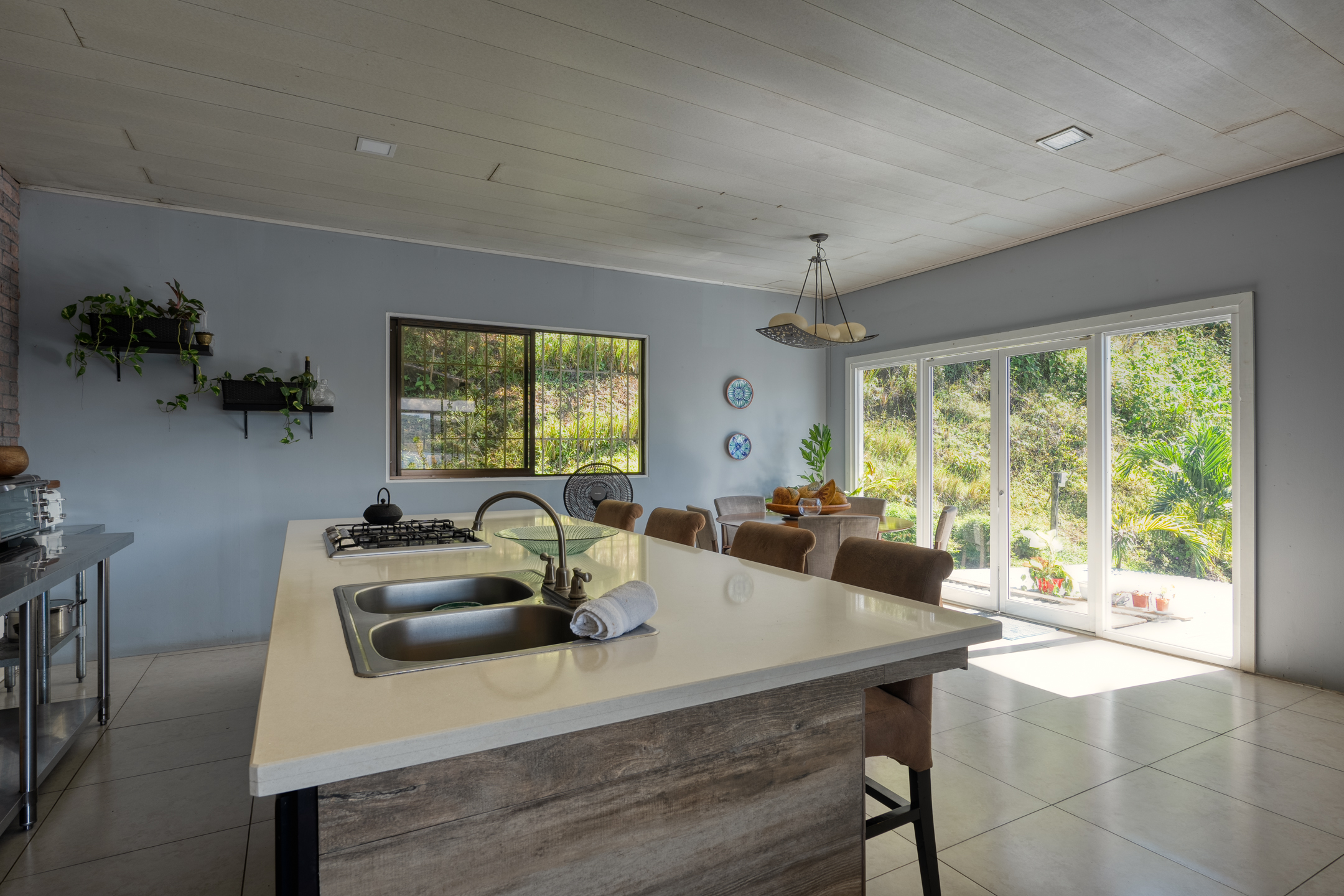 3 bed Single Family Homes For Sale in Golfito, Puntarenas - thumb 9